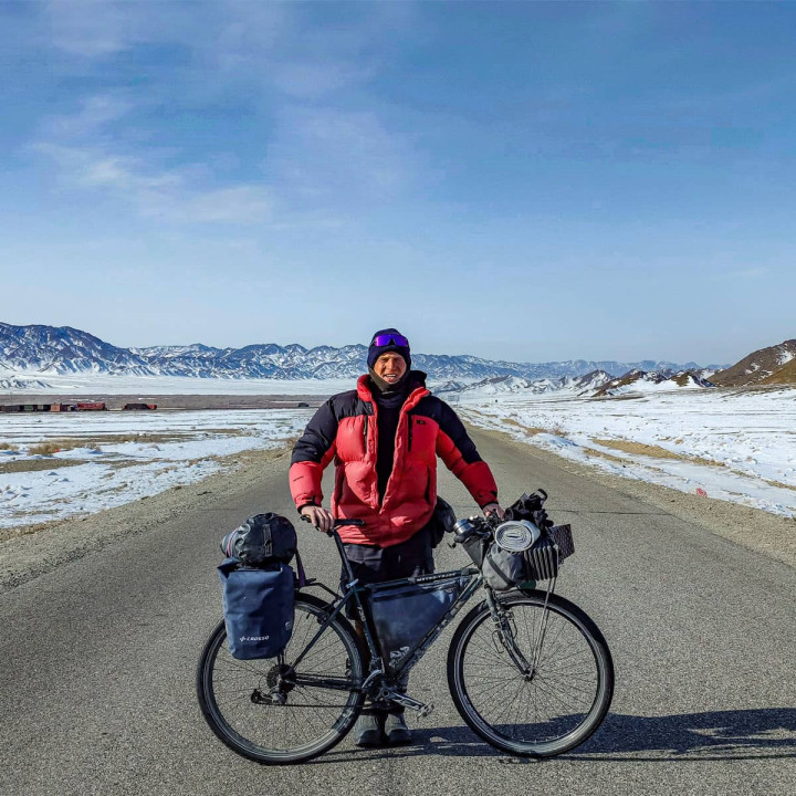 Crosso Zipper Tangent – Custom Bikepacking Frame Bag