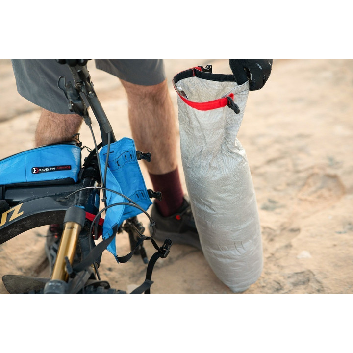 Revelate Pronghorn | Borsa manubrio bikepacking sistema harness