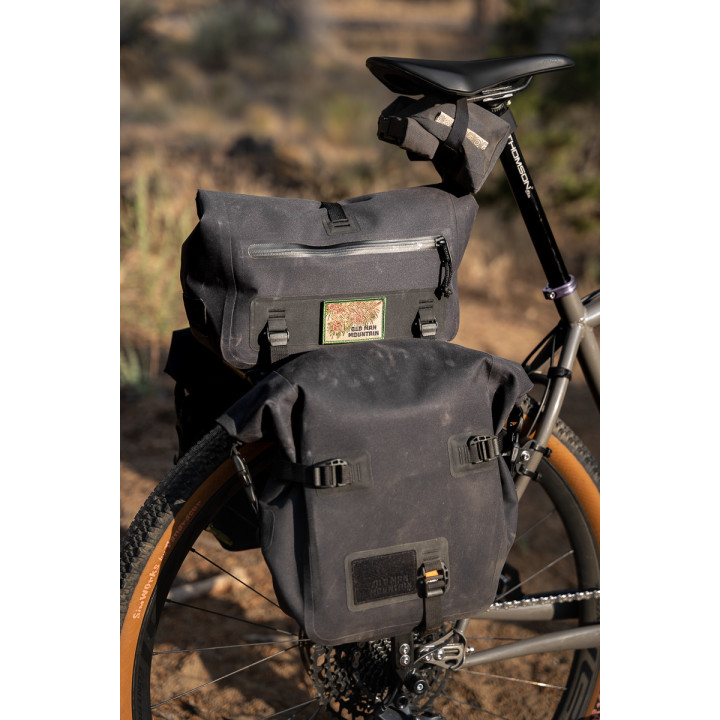 Old Man Mountain Juniper Trunk waterproof rack bag