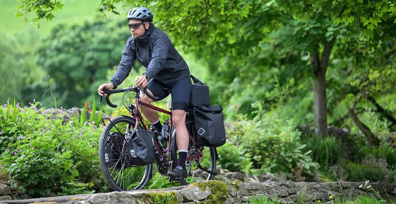 Genesis Tour de Fer traditional travel bike